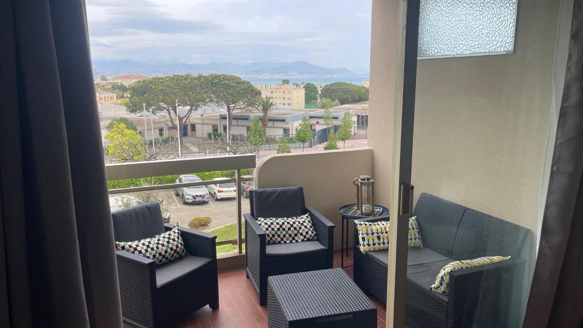 Joli Studio Vue Mer, Piscine, Tennis, Parking Antibes Exterior photo